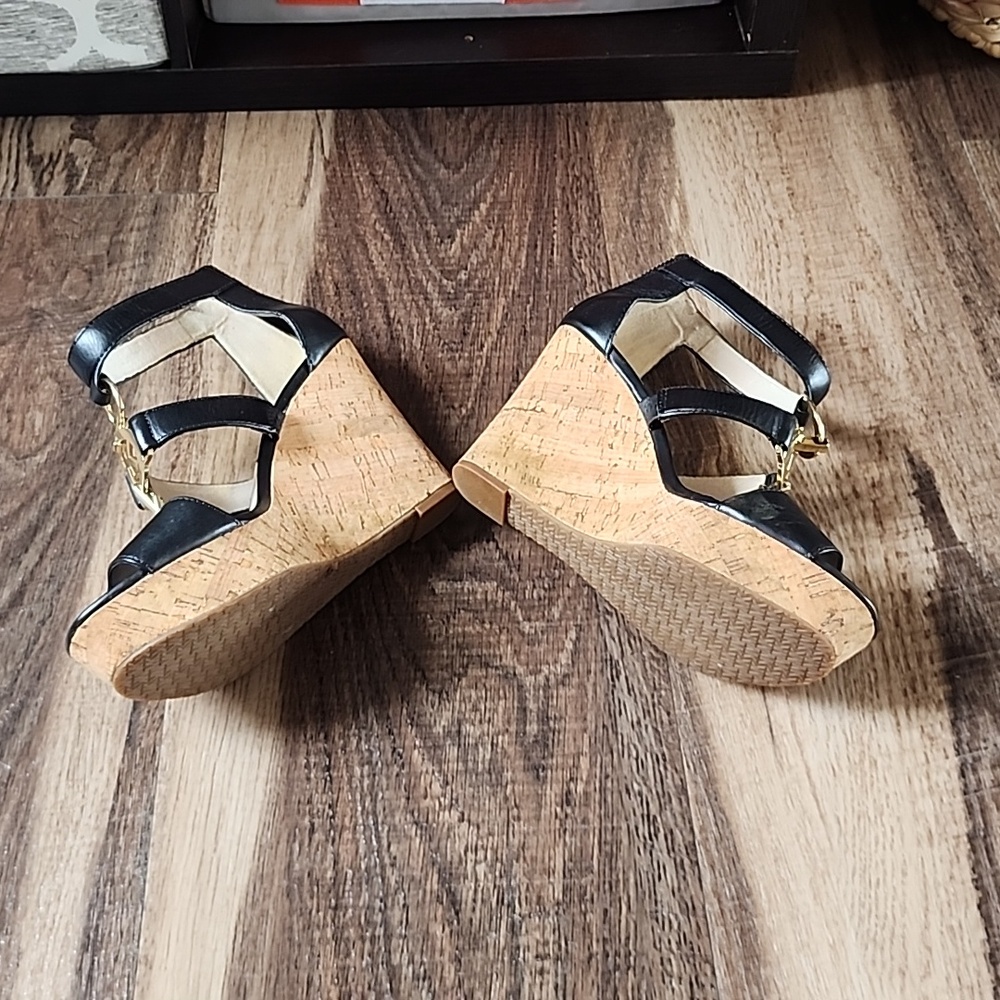 Shoes - Picture 3 of 3